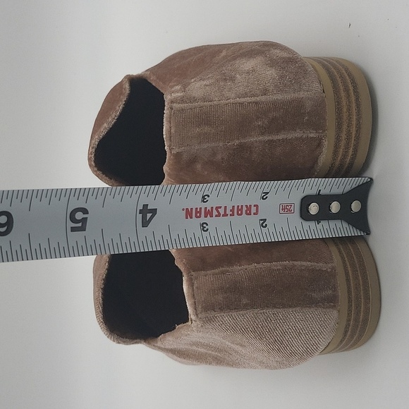 1413- Rag & Co Handcrafted Luxe Lap Taupe Color Size 7 NWT - Picture 5 of 10